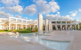 Platinum Yucatan Princess All Suites & Spa